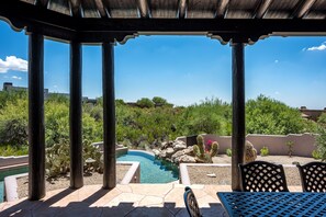 Outdoor dining - ROCKSTAR HOME in DESERT MOUNTAIN - N SCOTTSDALE-PET FRIENDLY-CaveCreek/Carefree (Scottsdale)