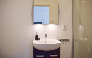 Shower - Cozy apartment in Lagan with WiFi (Lagan)