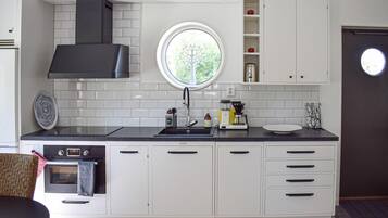 KylskÄp, ugn, spishÀll och diskmaskin