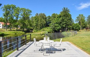 Outdoor dining - Cozy apartment in Lagan with WiFi (Lagan)