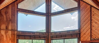 Escape to the Mountains- Perfect for your Golf or Mountain Biking Getaway