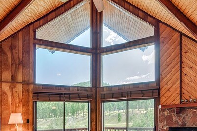 Escape to the Mountains- Perfect for your Golf or Mountain Biking Getaway