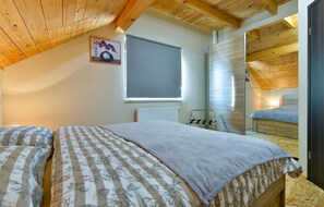 3 Schlafzimmer, Reisekinderbett, kostenloses WLAN, Bettwäsche
