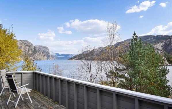 Property grounds - 3 bedroom cozy home in Forsand (Forsand)