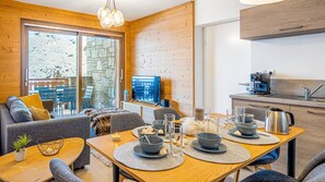 Dining - 4-person flat - modern, close to the centre and slopes, terrace (CHATEL)
