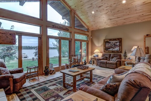 Breezy Bay Beach On Round Lake