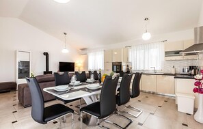 Dining - 3 bedroom awesome home in Vodnjan (Vodnjan)