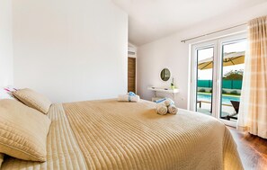 3 bedrooms, travel cot, free WiFi, bed sheets - Lovely home in Vodnjan (Vodnjan)