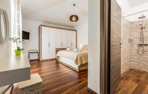 3 Schlafzimmer, Reisekinderbett, kostenloses WLAN, Bettwäsche