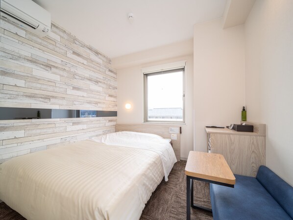 Standard Room, Smoking