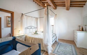8 habitaciones, cuna de viaje y wifi gratis 