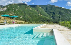 Pool - Amazing home in Apecchio (PU) (Apecchio (PU))