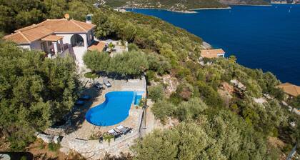 Gorgeous home in Lefkada with private swimming pool, can be inside or outside