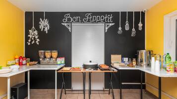 Daily buffet breakfast for a fee