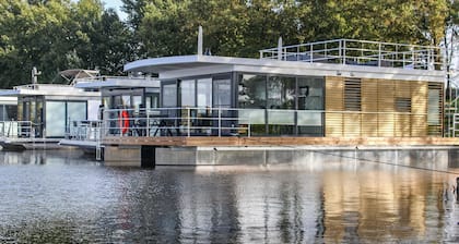 Joli bateau de 2 chambres Ă Well