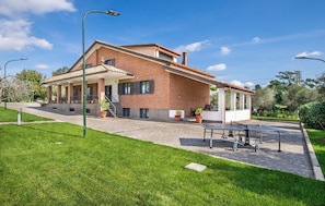 Esterni