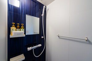 Standard Double Room | Pancuran Bilik Mandi