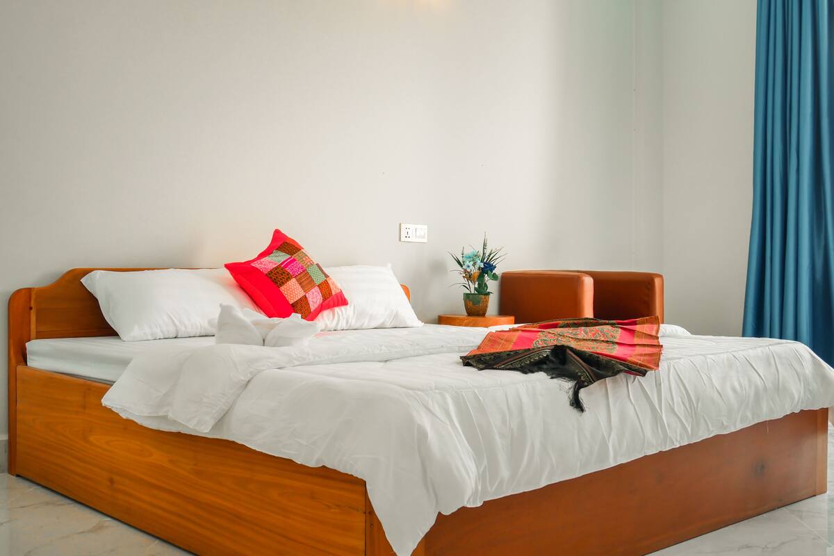 Deluxe Double Room | In-room safe, desk, free WiFi