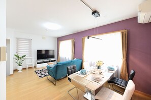 FC House Shinjyuku | Living area | Flat-screen TV - FC House Shinjuku (Tokyo)