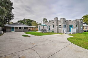 Exterior - Walkable Winter Garden Bungalow: 3 Blocks to Dtwn (Winter Garden)