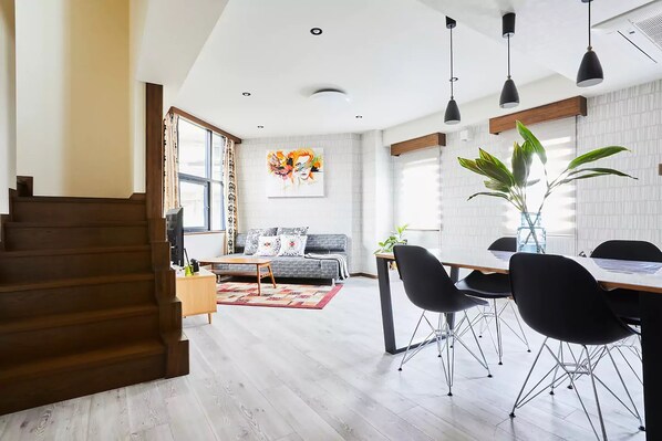 Living room - FC House Shibuya No.1 (Tokyo)