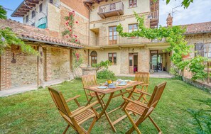 Outdoor dining - Lovely apartment in Aramengo with WiFi (Aramengo)