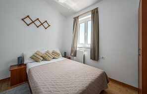 3 quartos, Wi-Fi de cortesia, roupa de cama