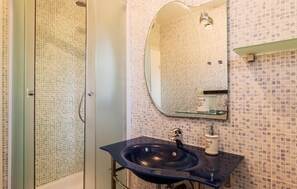 Shower - Nice apartment in Liznjan (Liznjan)