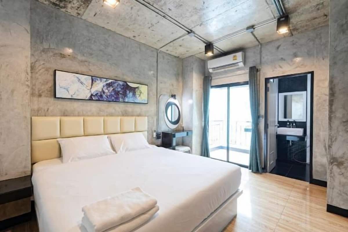 In-room safe, individually decorated, desk, blackout curtains
