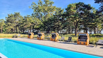 Een binnenzwembad, een verwarmd zwembad