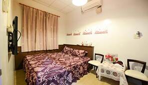 Escritorio, cortinas blackout, wifi gratis y ropa de cama 