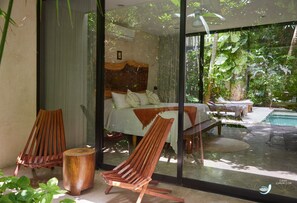 3 chambres, coffre-fort, bureau, fer et planche à repasser