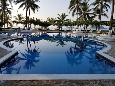 Calm, beautiful, colorfully furnished Villa in a private condo