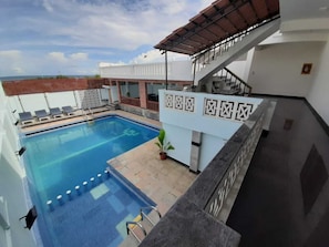 Indoor pool - Bay Inn (Tirukalukundram)