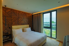 Standard Room, Garden View | Minibar, in-room safe, desk, laptop workspace - Radisson Blu Hotel, Sakarya (Arifiye)