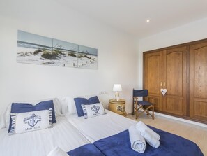 4 bedrooms, WiFi, bed sheets