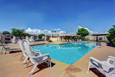 Beautiful CLEAN Townhome in Mesa - w/Heated Pool and RV Parking available!!
