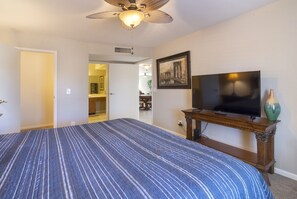 2 bedrooms, iron/ironing board, free WiFi, bed sheets - Beautiful CLEAN Townhome in Mesa -  w/Heated Pool and RV Parking available!! (Mesa)