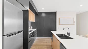 Apartemen, 2 kamar tidur | Dapur pribadi | Lemari es, microwave, oven, dan kompor