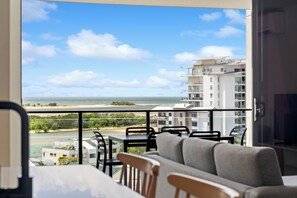 Three Bedroom Apartment | Terrace/patio - Direct Collective - Rhythm on Beach (Maroochydore)