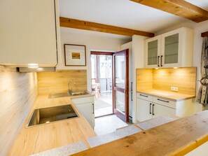 Fridge, microwave, oven, dishwasher - Zirben Appartement Karin by Interhome (Axams)