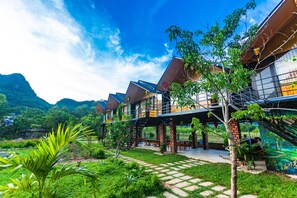Courtyard - Phong Nha Bolero Bungalow (Bo Trach)