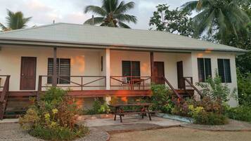 ملاءات من القطن المصري وأغطية فراش متميزة وأسرّة بطبقة علوية مريحة