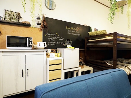 Quadruple Room (with Private External Bathroom) | In-room safe, desk, soundproofing, iron/ironing board