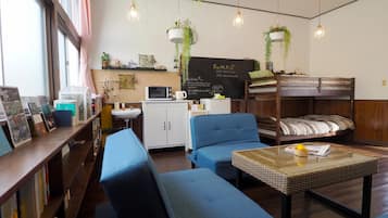 ์ฟผ๋๋ฃธ (with Private External Bathroom) | ๊ฐ์ค ๋ด ๊ธ๊ณ , ์ฑ
์, ๋ฐฉ์ ์ค๋น, ๋ค๋ฆฌ๋ฏธ/๋ค๋ฆฌ๋ฏธํ