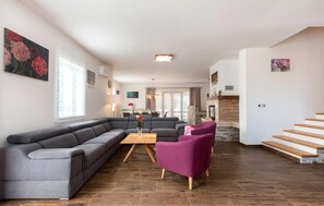 Fernseher, Kamin