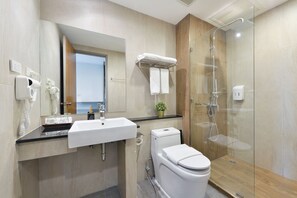 Kostenlose Toilettenartikel, Bademäntel, Handtücher, Seife