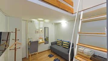 เบสิกสตูดิโอ, เตียงควีนไซส์ 1 เตียง, ปลอดบุหรี่ | ผ้านวมขนเป็ด, เตียง Select Comfort, โต๊ะทำงาน