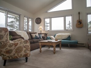 Smart TV, fireplace - ☞Sunny & Spacious 2 King 2 Queen in the❤️of the Vail❅Valley⛷ (Avon)