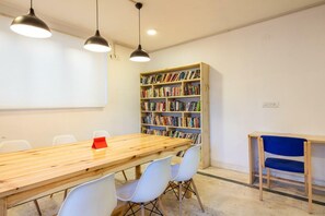 Library - Ree Hostel (Leh)